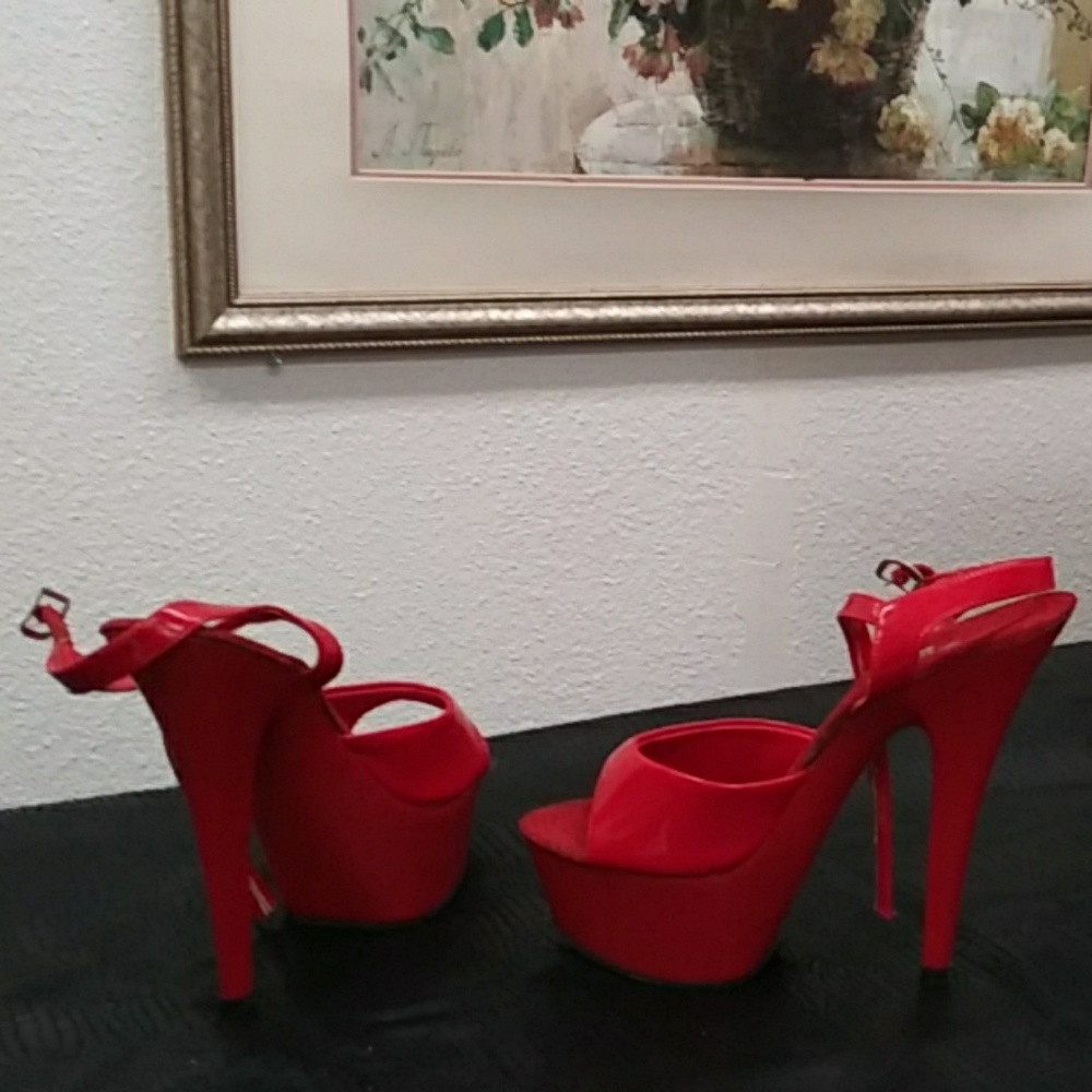 HIGH HEELS/6 Inch